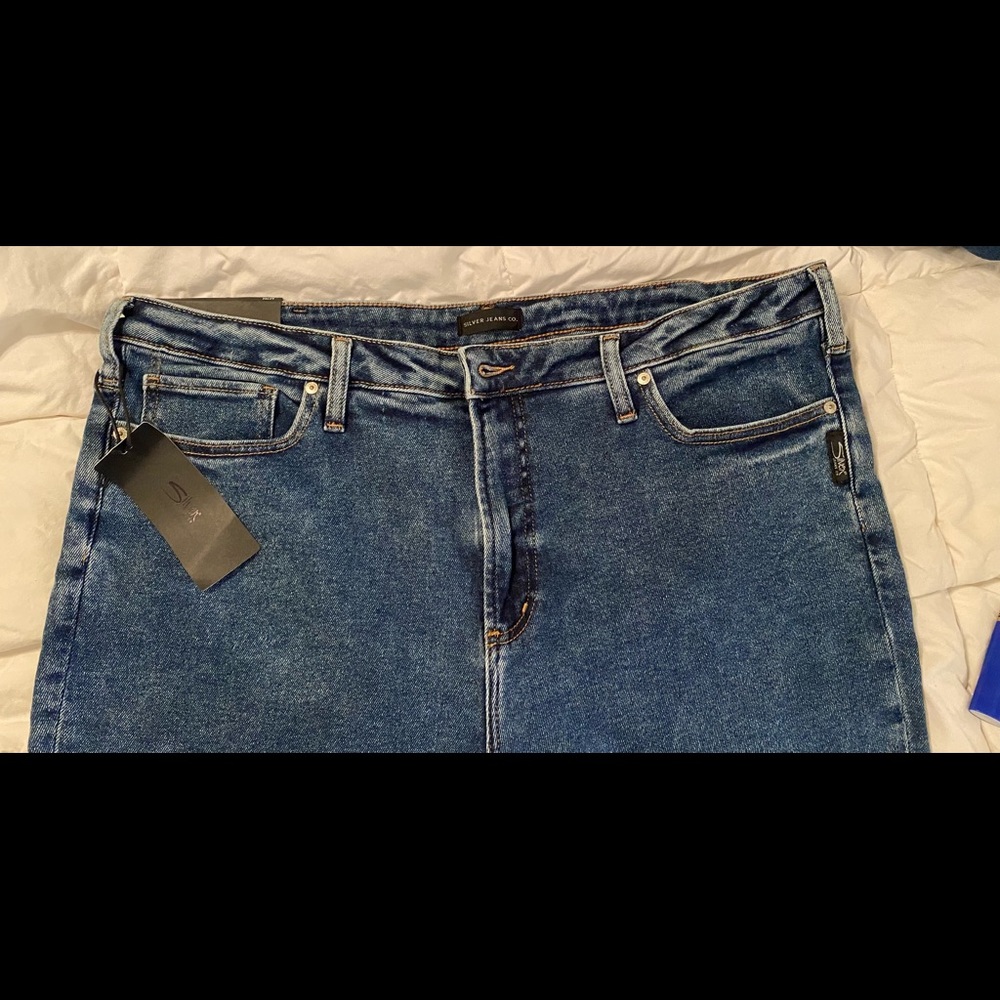 Brand new Silver Jeans size 20 length is 29